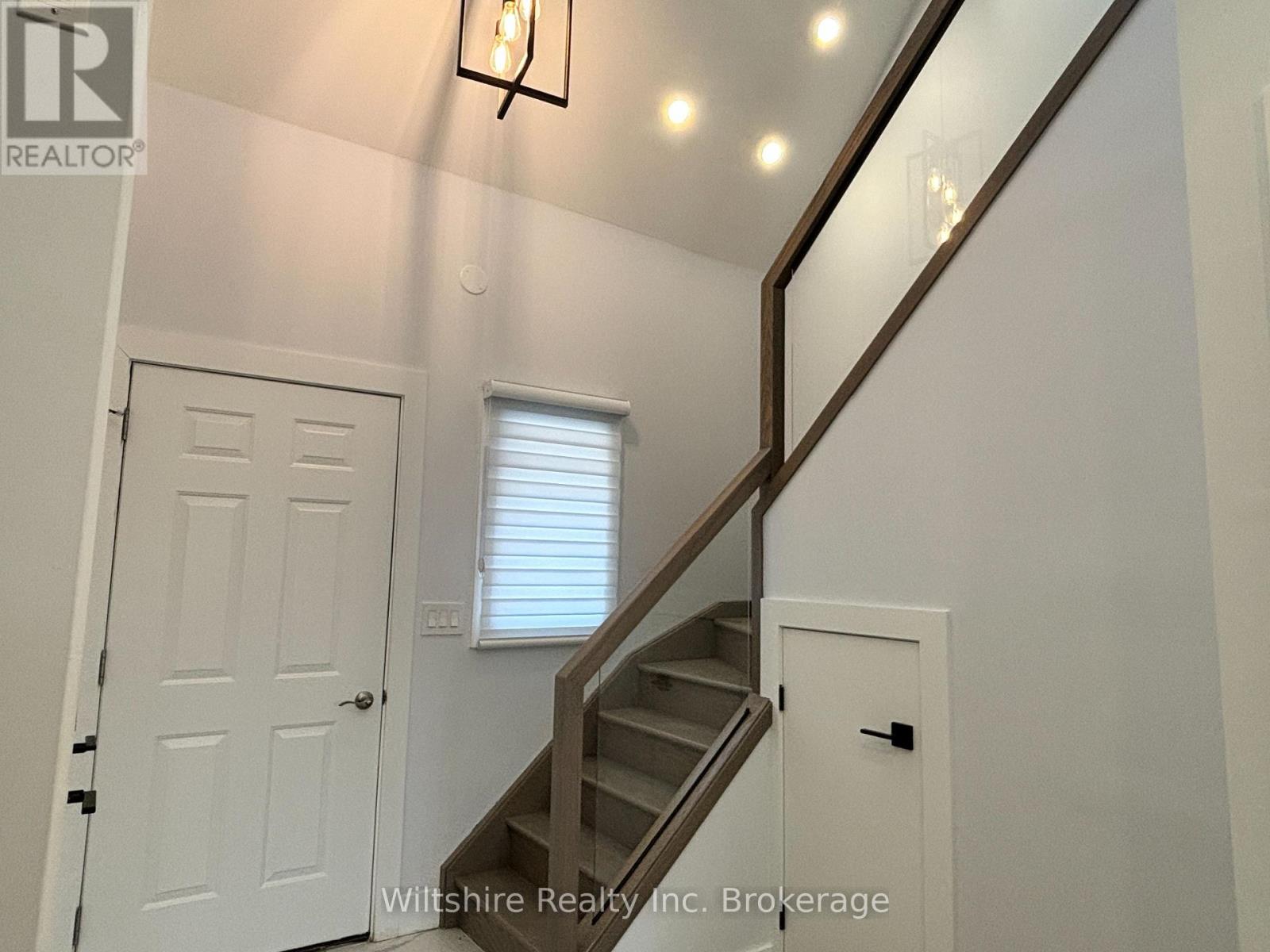 4 - 14 Glendale Drive, Tillsonburg, Ontario  N4G 1J2 - Photo 4 - X12575388