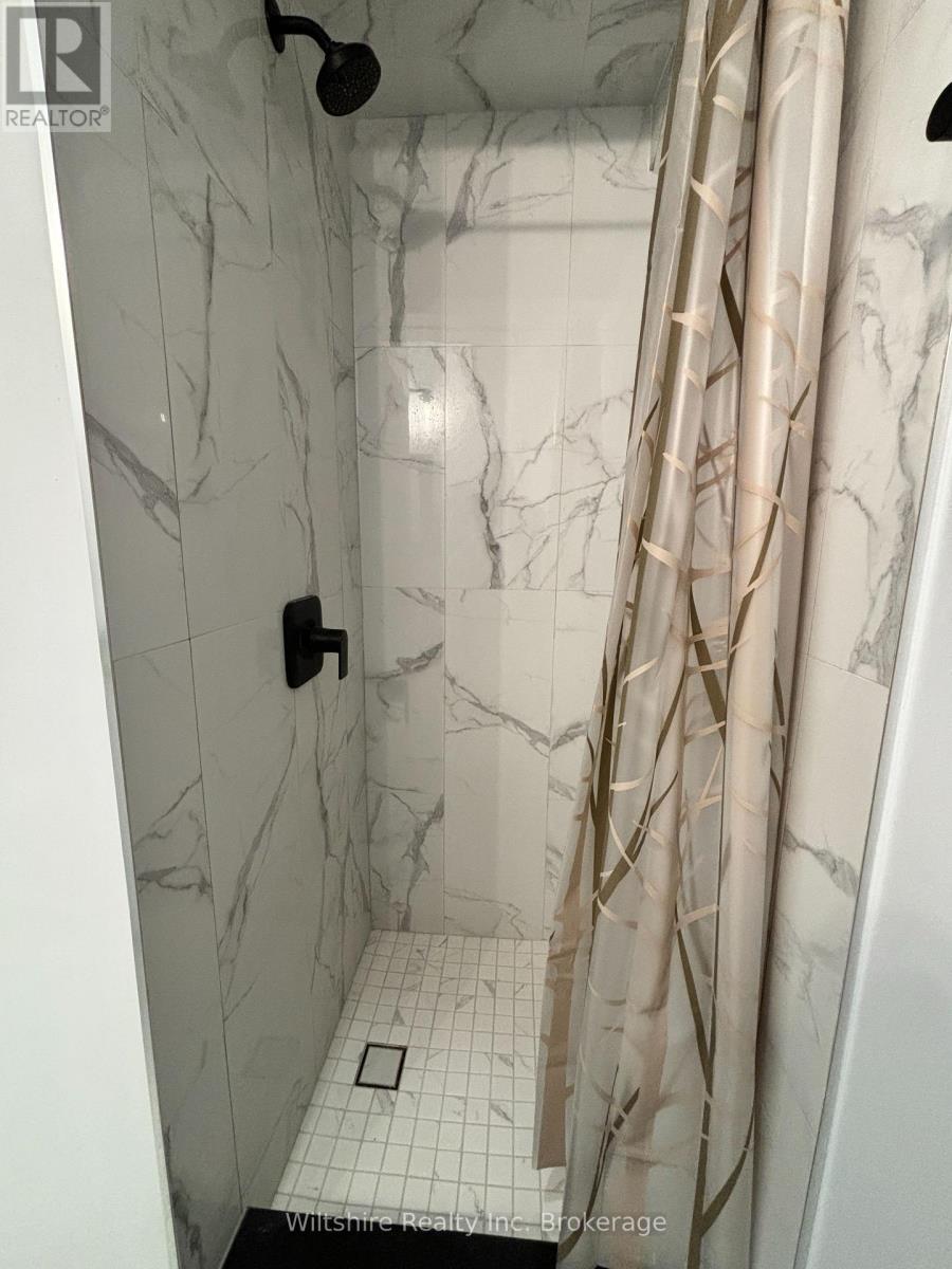 4 - 14 Glendale Drive, Tillsonburg, Ontario  N4G 1J2 - Photo 5 - X12575388