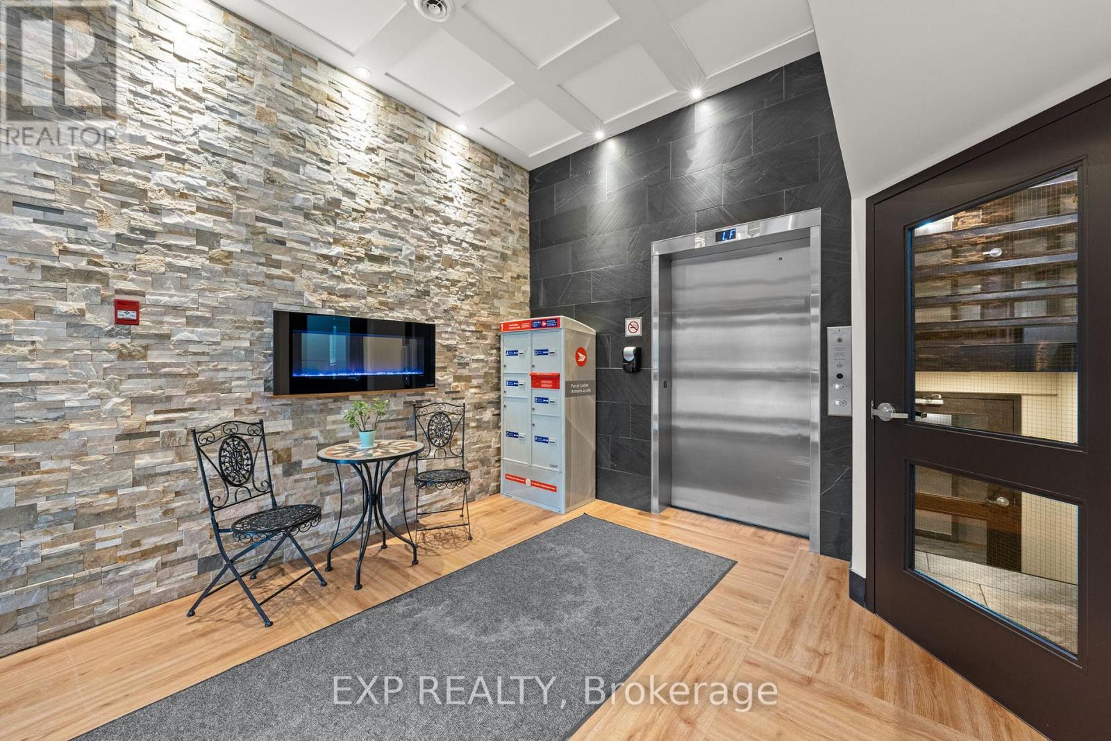 306 - 6376 Bilberry Drive, Ottawa, Ontario  K1C 4P6 - Photo 5 - X12470216