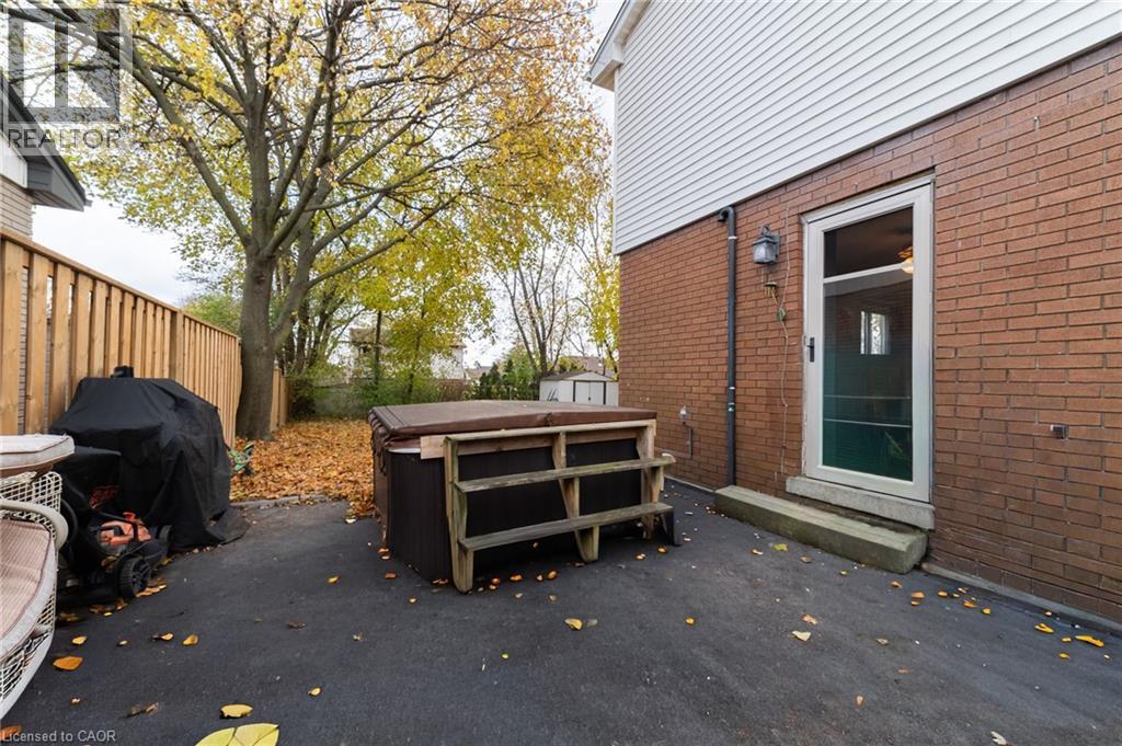 15 Dartford Place, Hamilton, Ontario  L8V 3V7 - Photo 28 - 40790219
