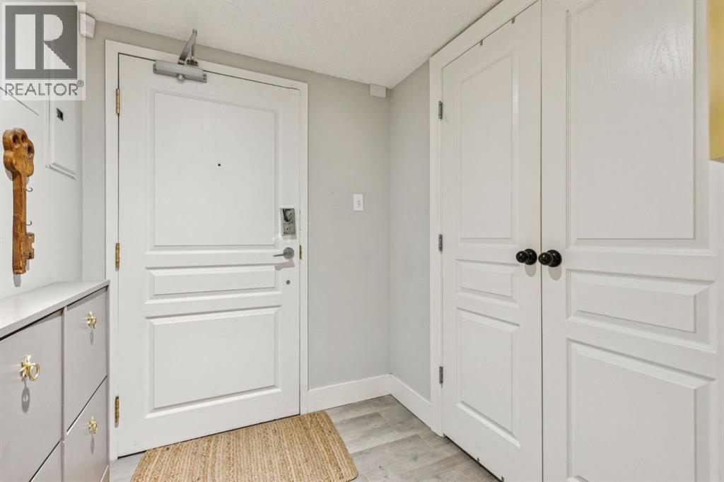 1202, 400 Eau Claire Avenue Sw, Calgary, Alberta  T2P 4X2 - Photo 4 - A2271165