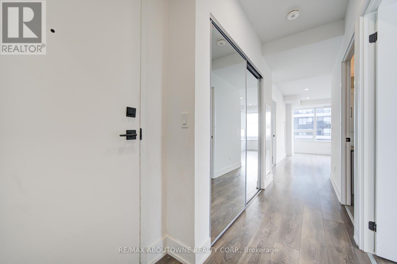 1313 - 2489 Taunton Road, Oakville, Ontario L6H 3R7 - Photo 3 - W12484941