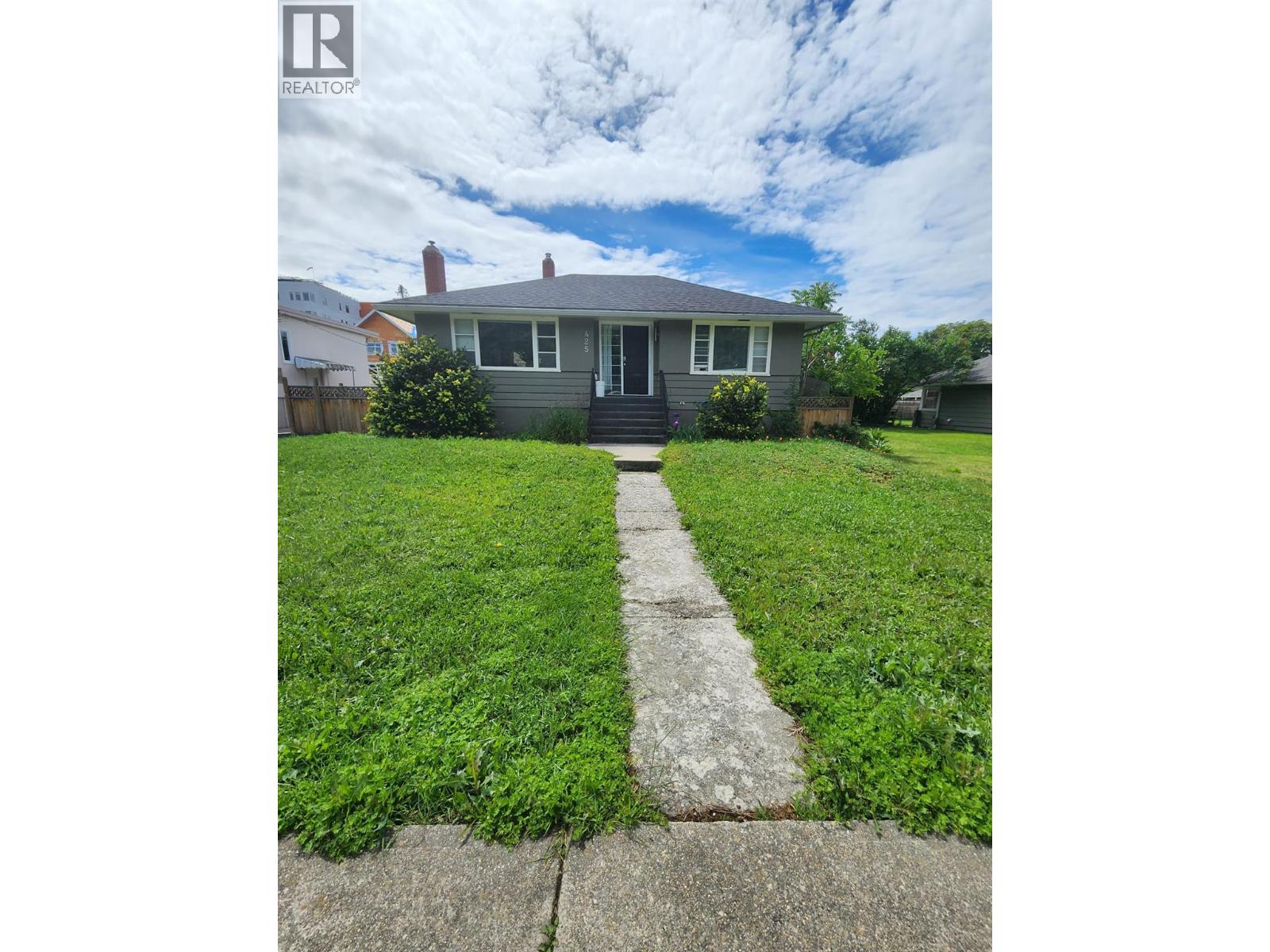 425 Glenwood Avenue, Kelowna, British Columbia