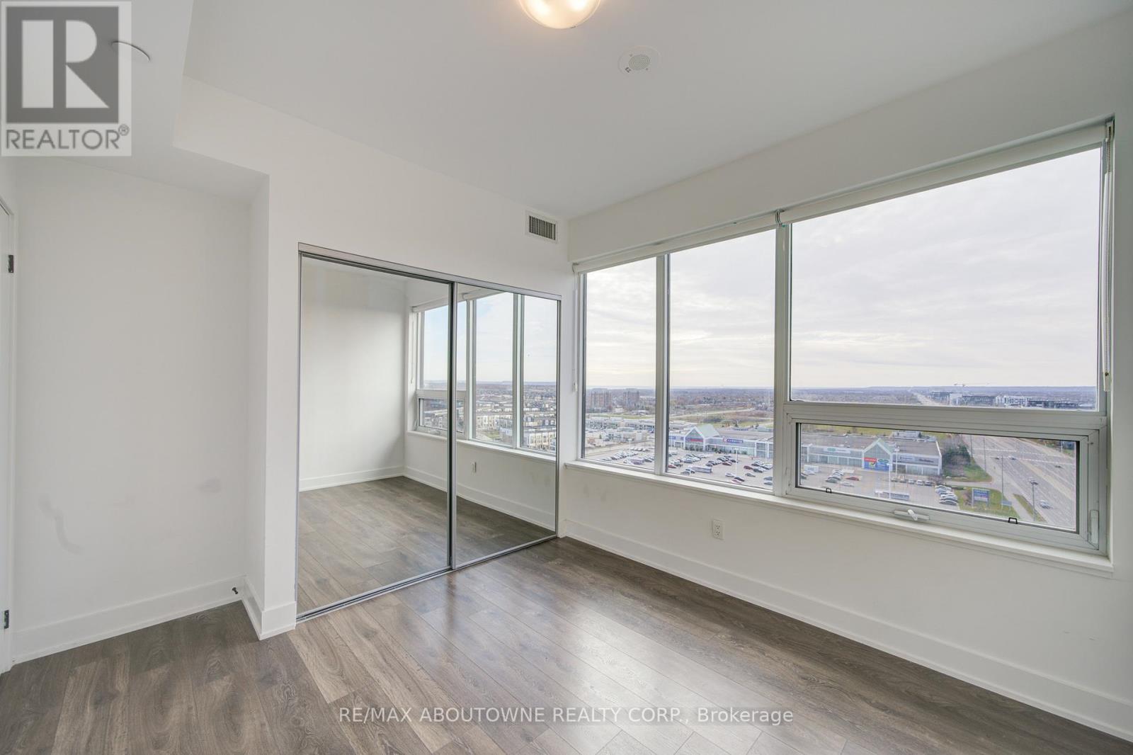 1313 - 2489 Taunton Road, Oakville, Ontario L6H 3R7 - Photo 16 - W12484941