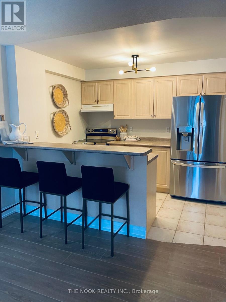 310 - 98 Aspen Springs Drive, Clarington, Ontario L1C 5N5 - Photo 7 - E12575598