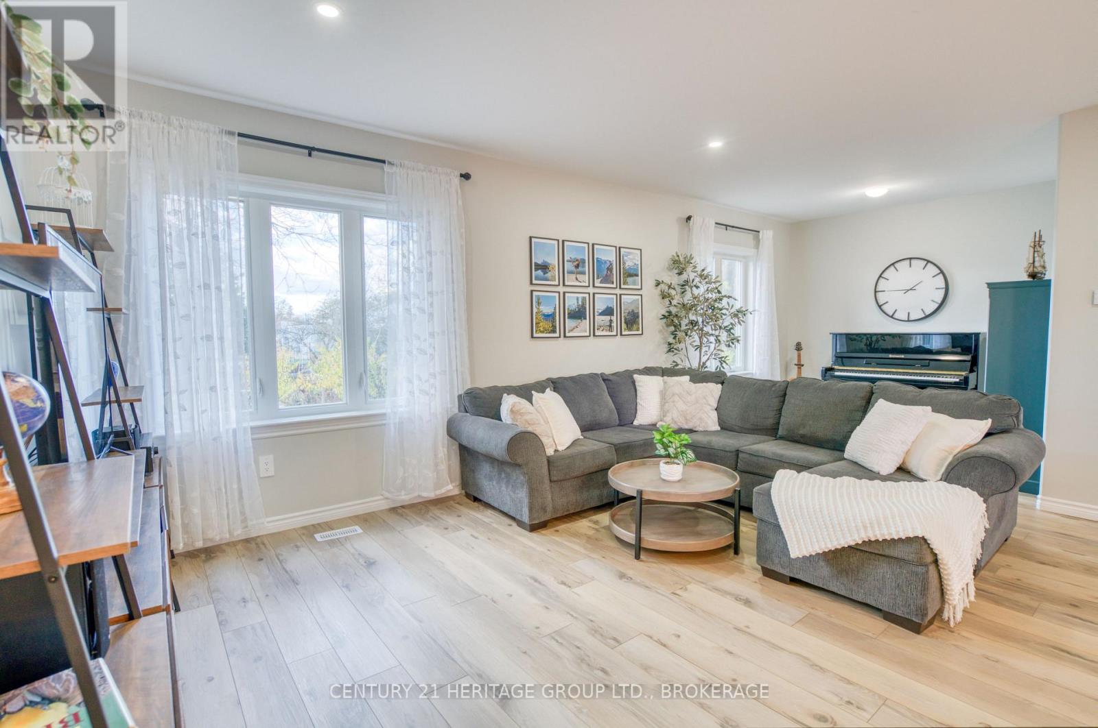 5 Cross Street, Loyalist, Ontario  K0H 2H0 - Photo 16 - X12575466