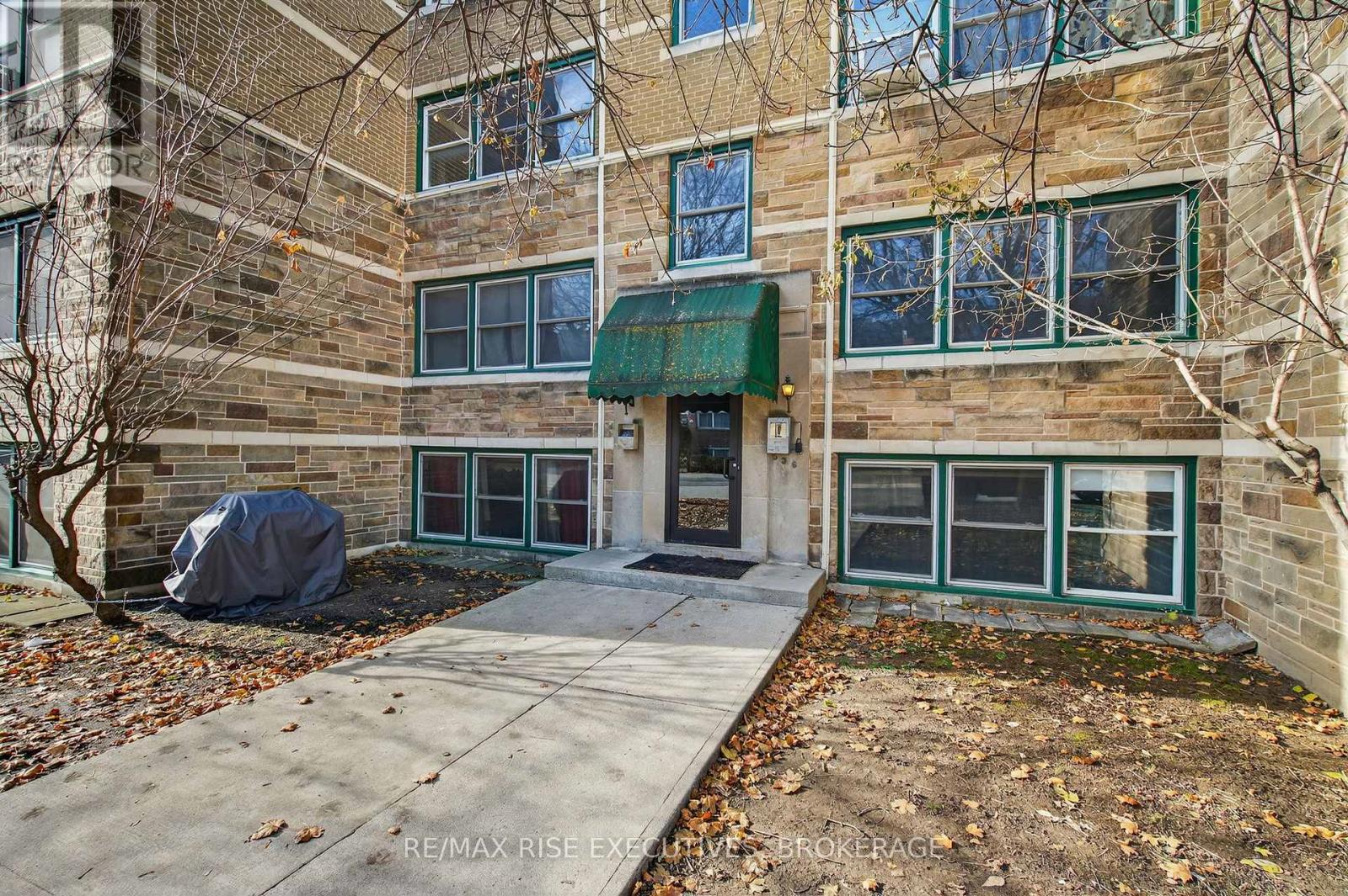 297 Helen Street, Kingston, Ontario  K7L 4P6 - Photo 2 - X12575588