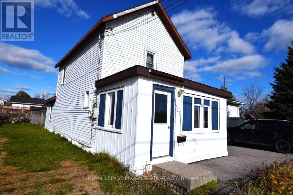 206 COLLEGE STREET E, Belleville, Ontario