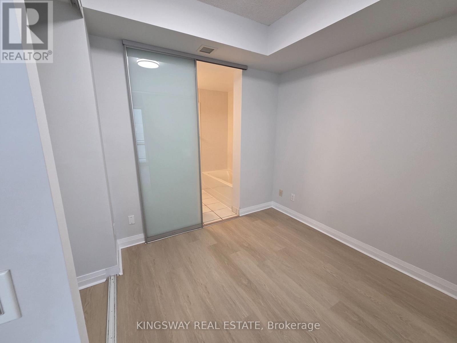 1605 - 220 Victoria Street, Toronto, Ontario  M5B 2R6 - Photo 14 - C12575364