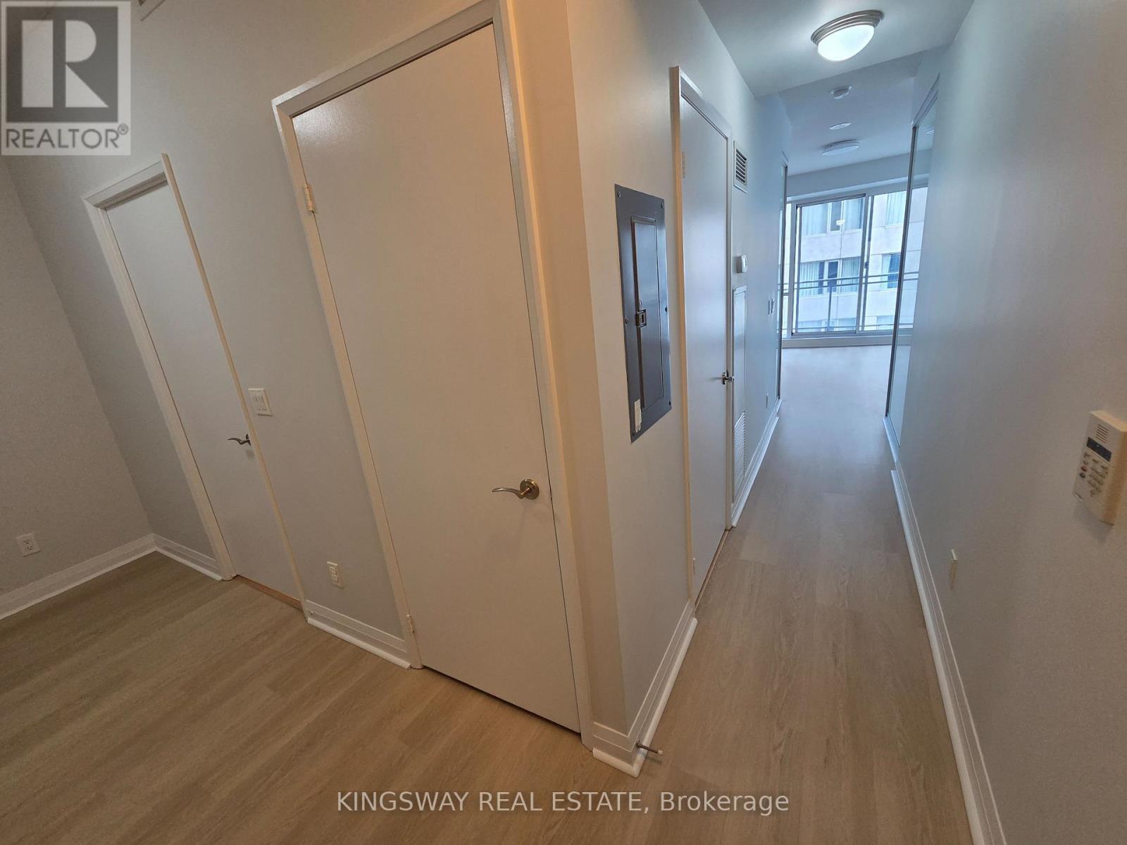 1605 - 220 Victoria Street, Toronto, Ontario  M5B 2R6 - Photo 3 - C12575364