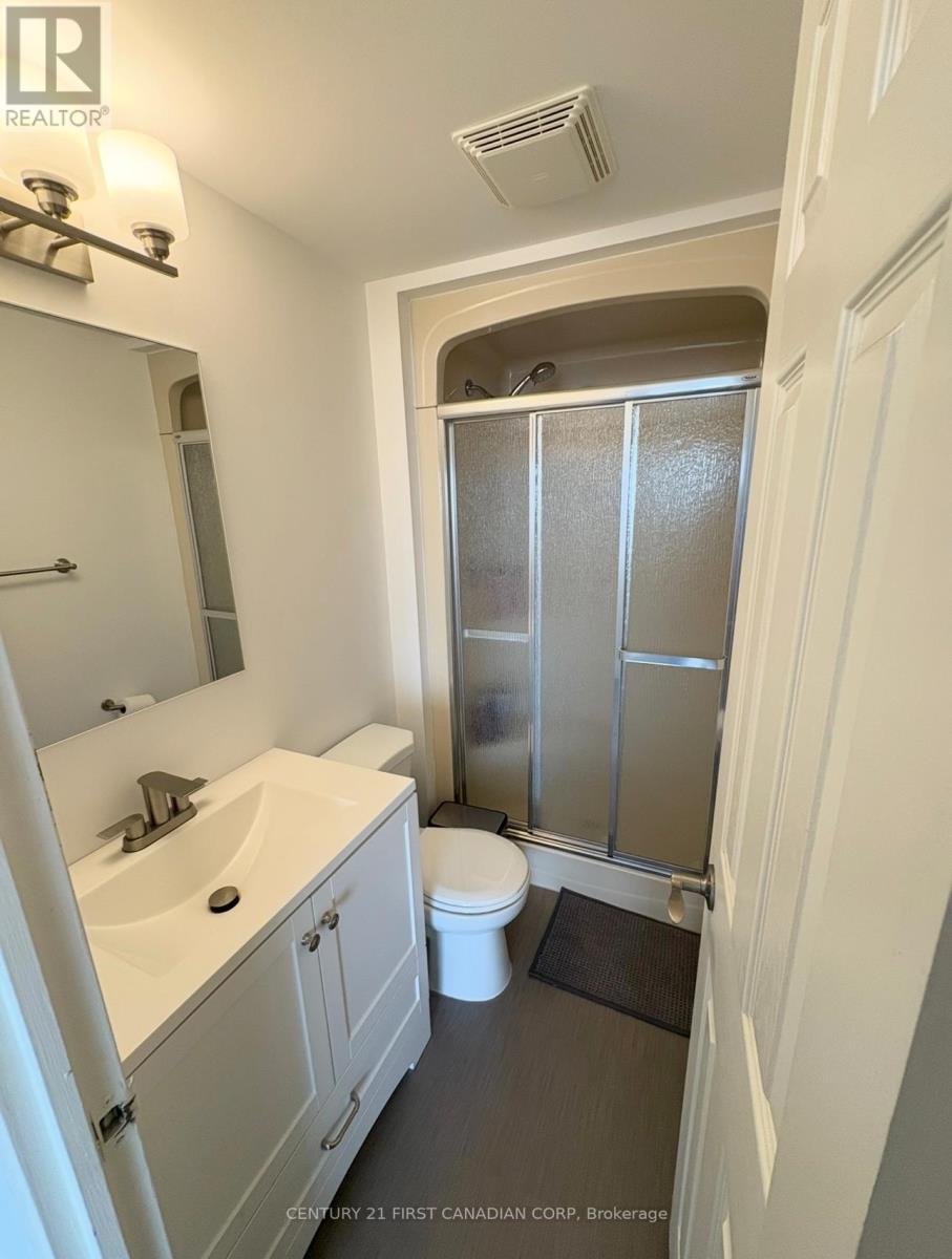 1206 - 744 Wonderland Road S, London South, Ontario  N6K 4K3 - Photo 11 - X12575474