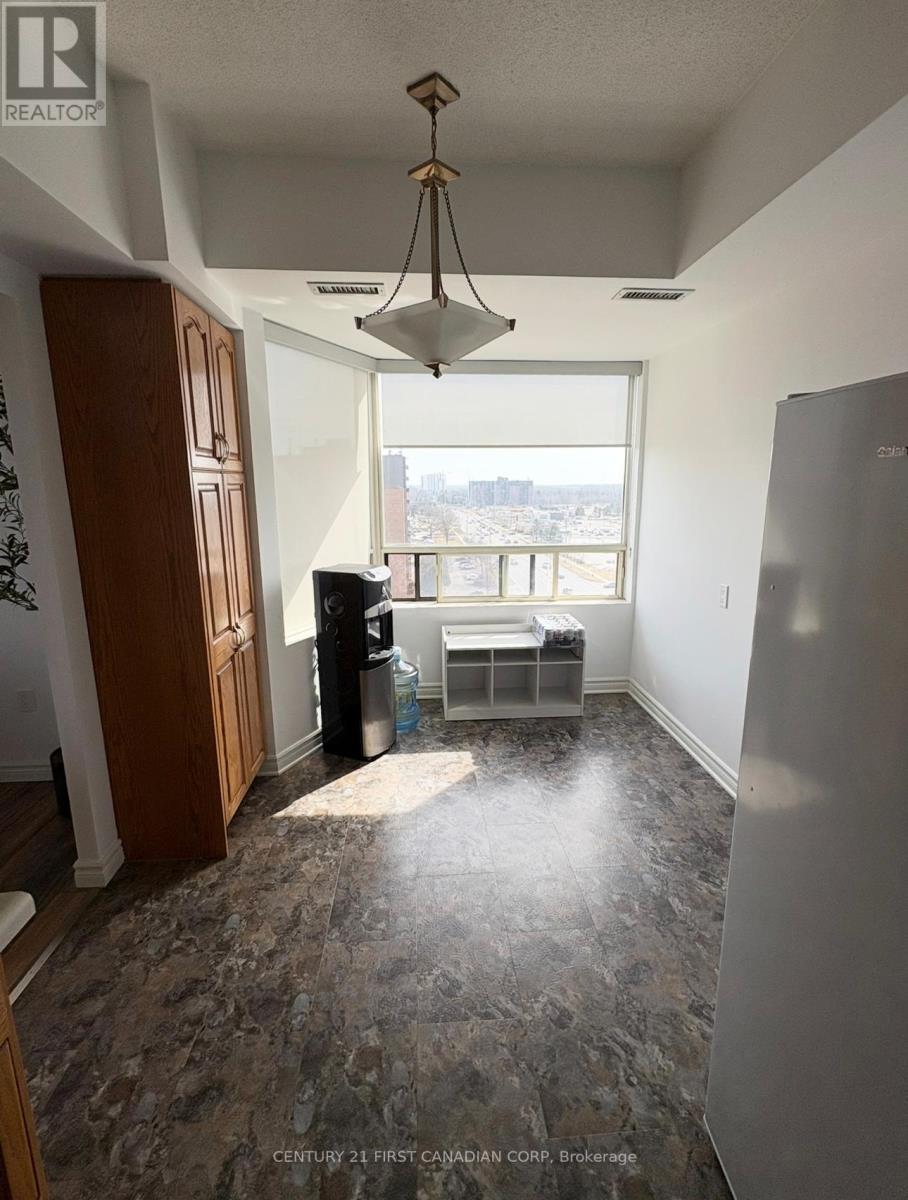 1206 - 744 Wonderland Road S, London South, Ontario  N6K 4K3 - Photo 4 - X12575474