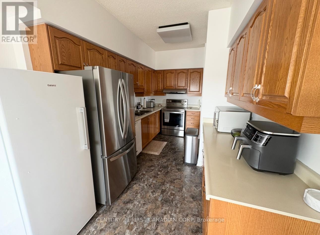 1206 - 744 Wonderland Road S, London South, Ontario  N6K 4K3 - Photo 5 - X12575474