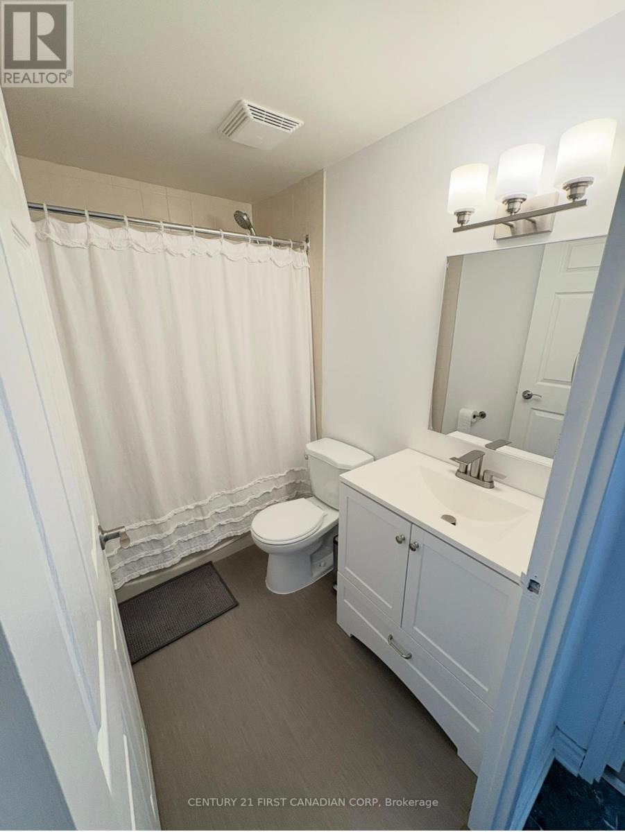 1206 - 744 Wonderland Road S, London South, Ontario  N6K 4K3 - Photo 6 - X12575474