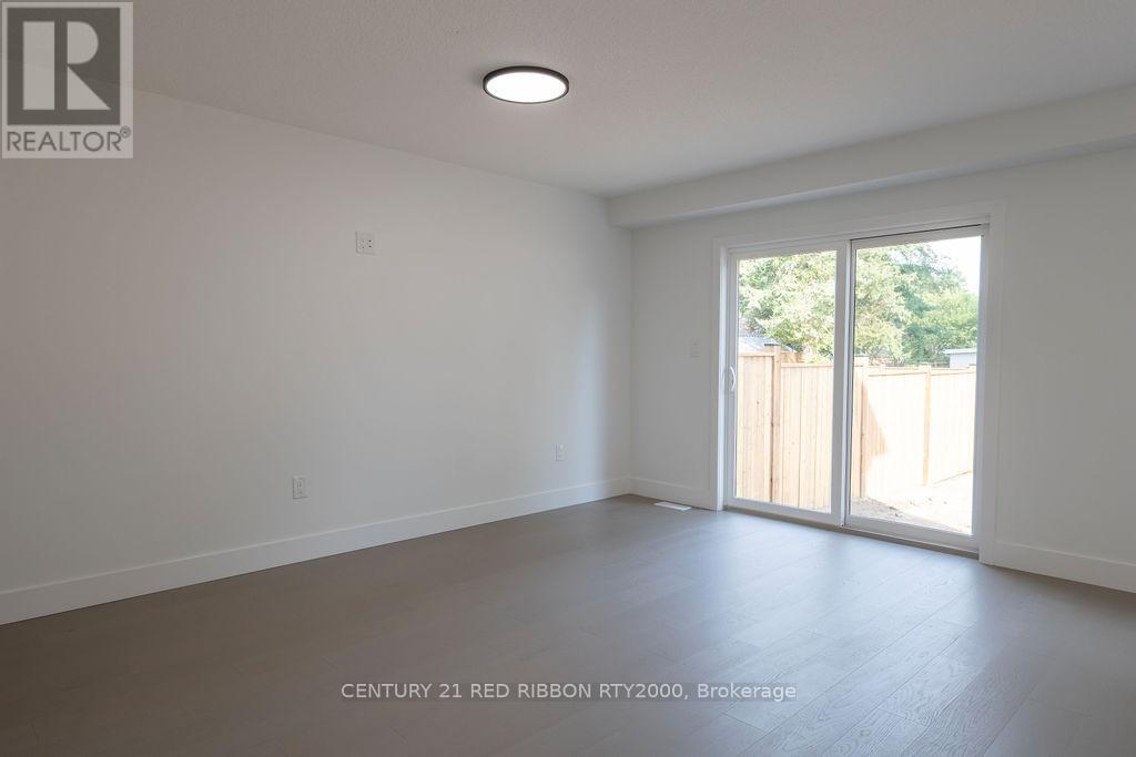 122 Burns Street, Strathroy-Caradoc, Ontario  N7G 1E8 - Photo 11 - X12575560