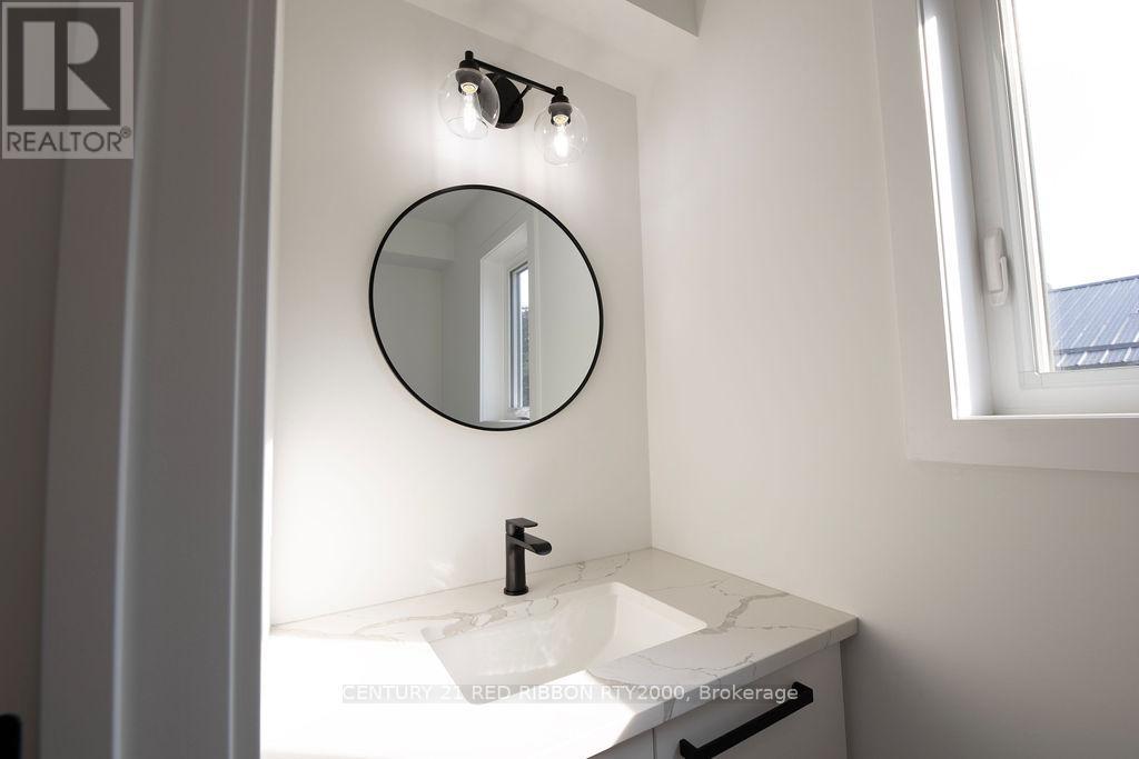 122 Burns Street, Strathroy-Caradoc, Ontario  N7G 1E8 - Photo 12 - X12575560