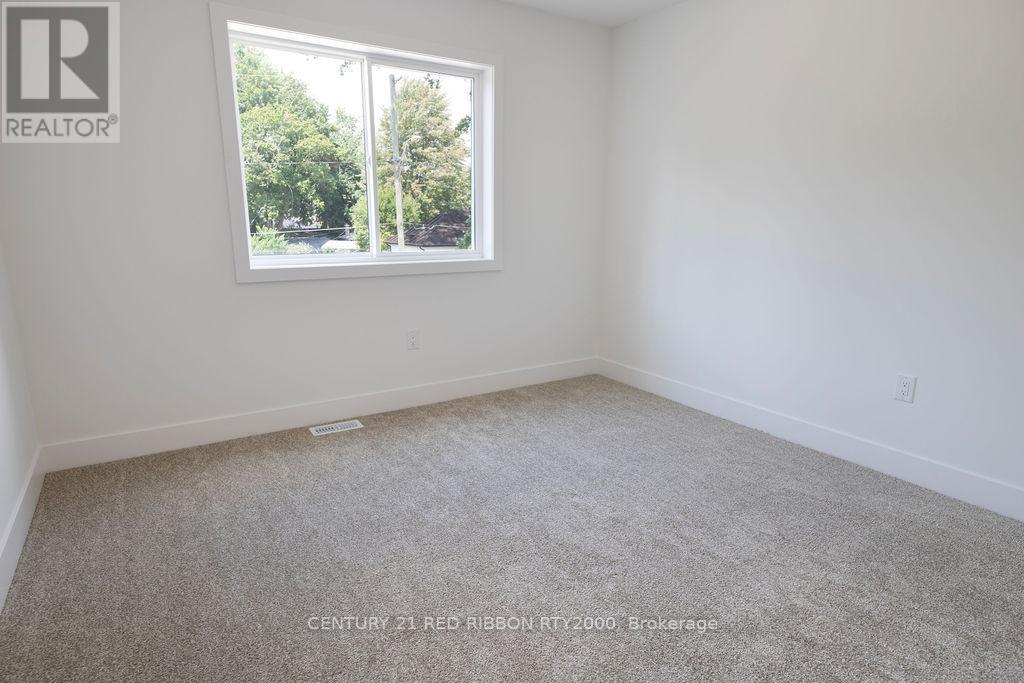 122 Burns Street, Strathroy-Caradoc, Ontario  N7G 1E8 - Photo 21 - X12575560