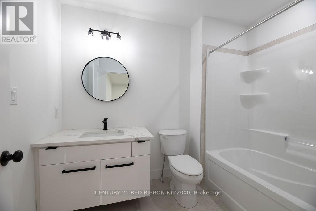 122 Burns Street, Strathroy-Caradoc, Ontario  N7G 1E8 - Photo 24 - X12575560