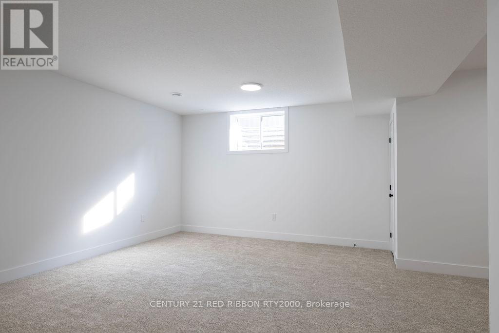 122 Burns Street, Strathroy-Caradoc, Ontario  N7G 1E8 - Photo 29 - X12575560