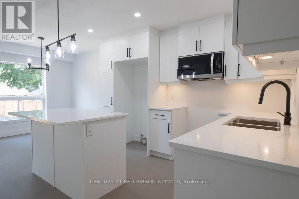 122 Burns Street, Strathroy-Caradoc, Ontario  N7G 1E8 - Photo 4 - X12575560