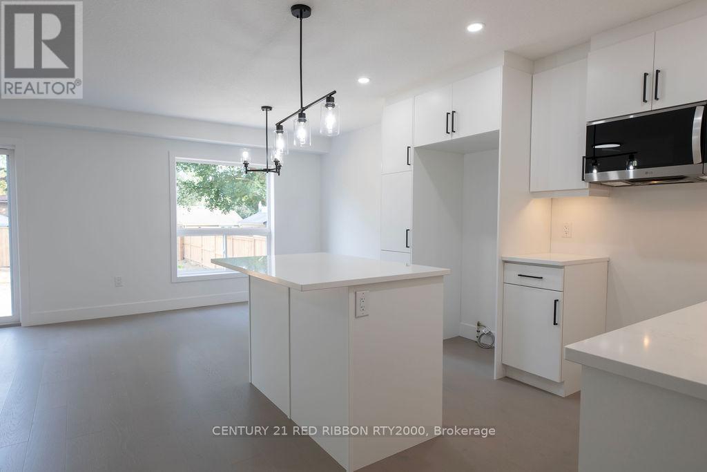 122 Burns Street, Strathroy-Caradoc, Ontario  N7G 1E8 - Photo 5 - X12575560