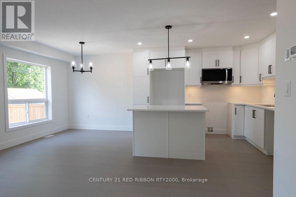 122 Burns Street, Strathroy-Caradoc, Ontario  N7G 1E8 - Photo 8 - X12575560