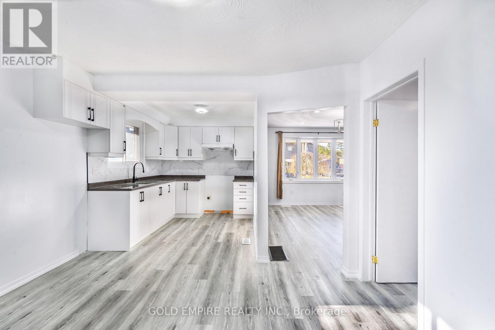 32 Empire Street, London East, Ontario N5Y 1G7 - Photo 9 - X12575592