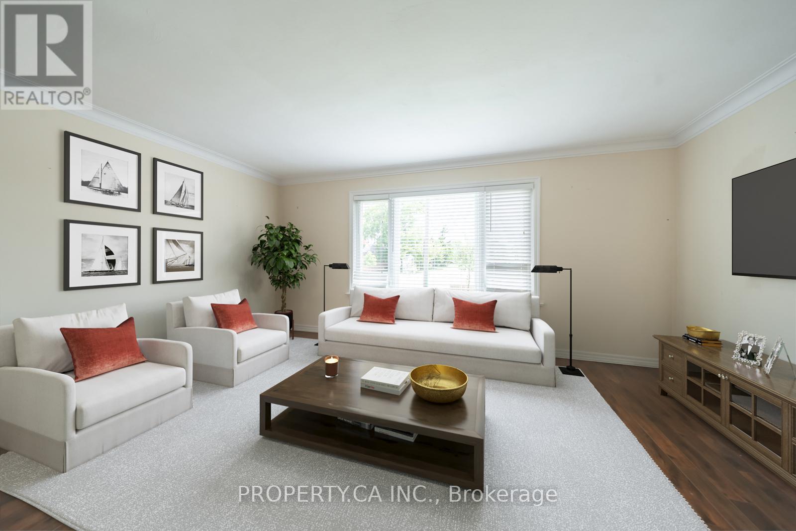 1592 PHARMACY AVENUE, Toronto, Ontario