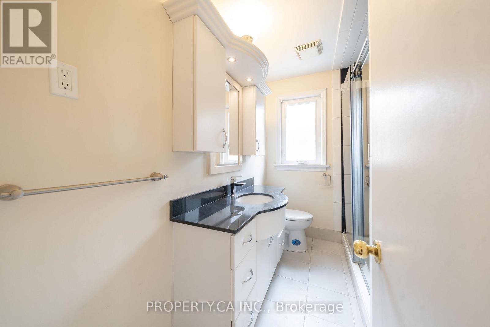 1592 Pharmacy Avenue, Toronto, Ontario  M1R 2K7 - Photo 9 - E12575374