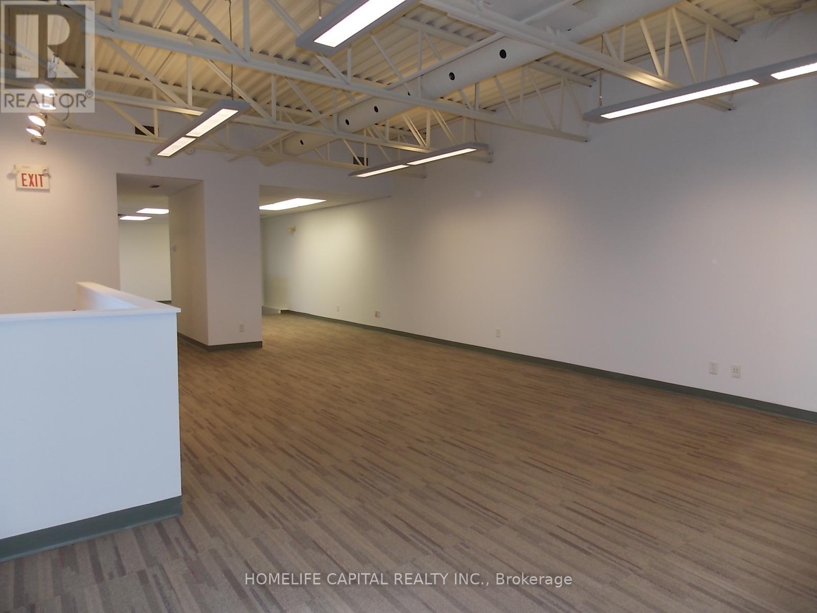 E1 - Upper Level - 2212 Gladwin Crescent, Ottawa, Ontario  K1B 5N1 - Photo 4 - X12575440