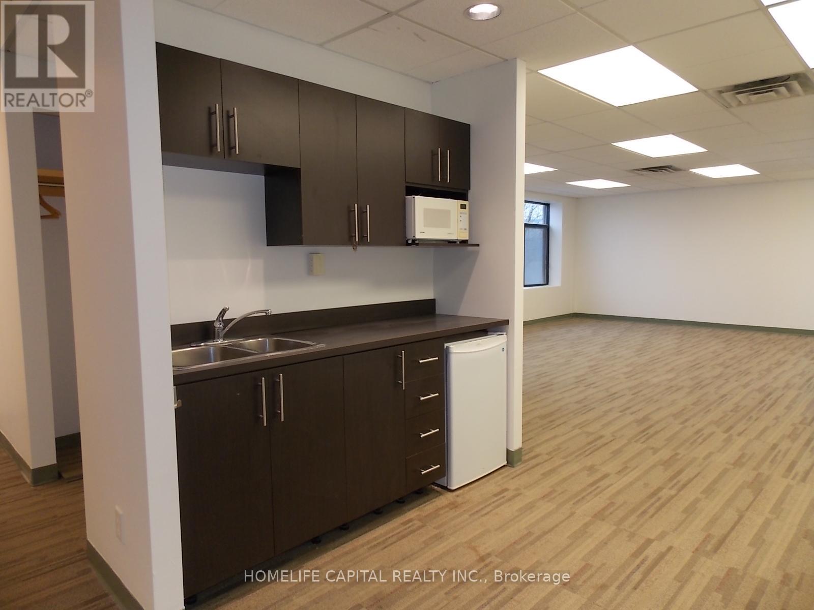 E1 - Upper Level - 2212 Gladwin Crescent, Ottawa, Ontario  K1B 5N1 - Photo 5 - X12575440