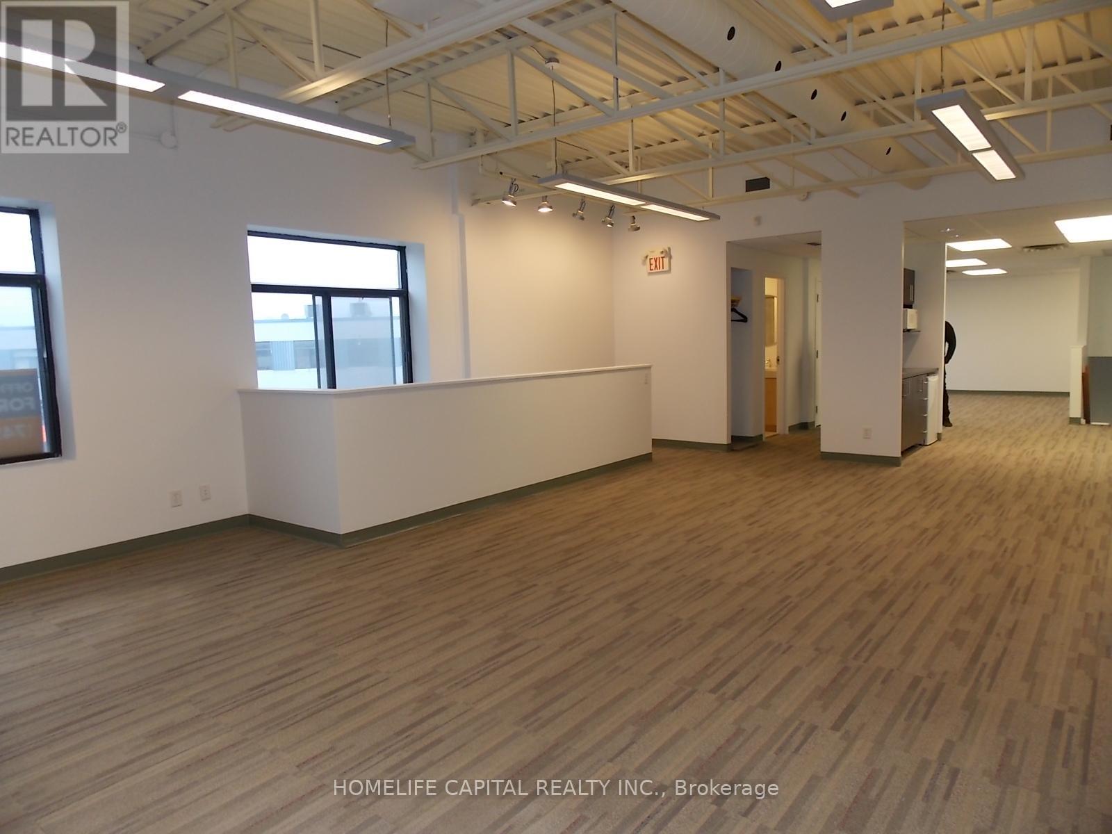 E1 - Upper Level - 2212 Gladwin Crescent, Ottawa, Ontario  K1B 5N1 - Photo 8 - X12575440