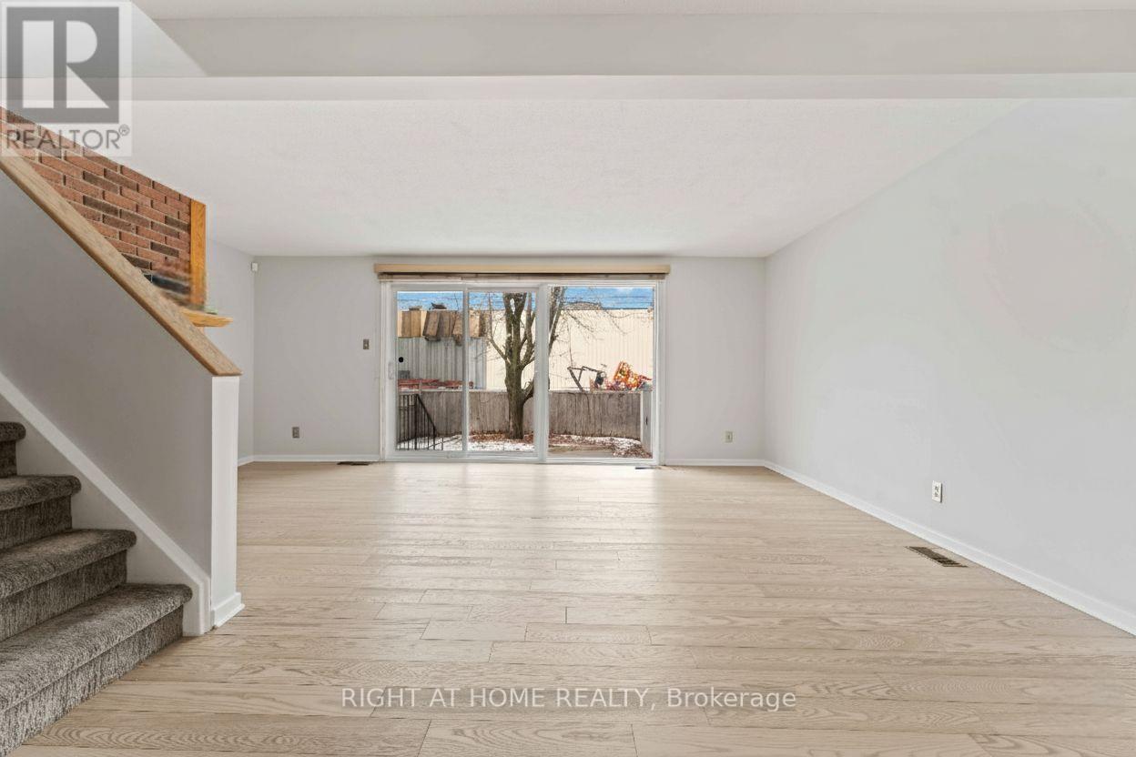 21 Ventnor Way, Ottawa, Ontario  K2J 1M2 - Photo 4 - X12575532