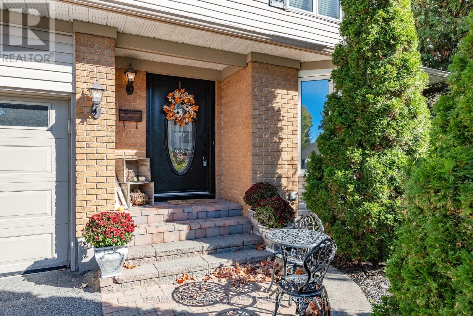 35 St Remy Drive, Ottawa, Ontario  K2J 1H5 - Photo 3 - X12575606