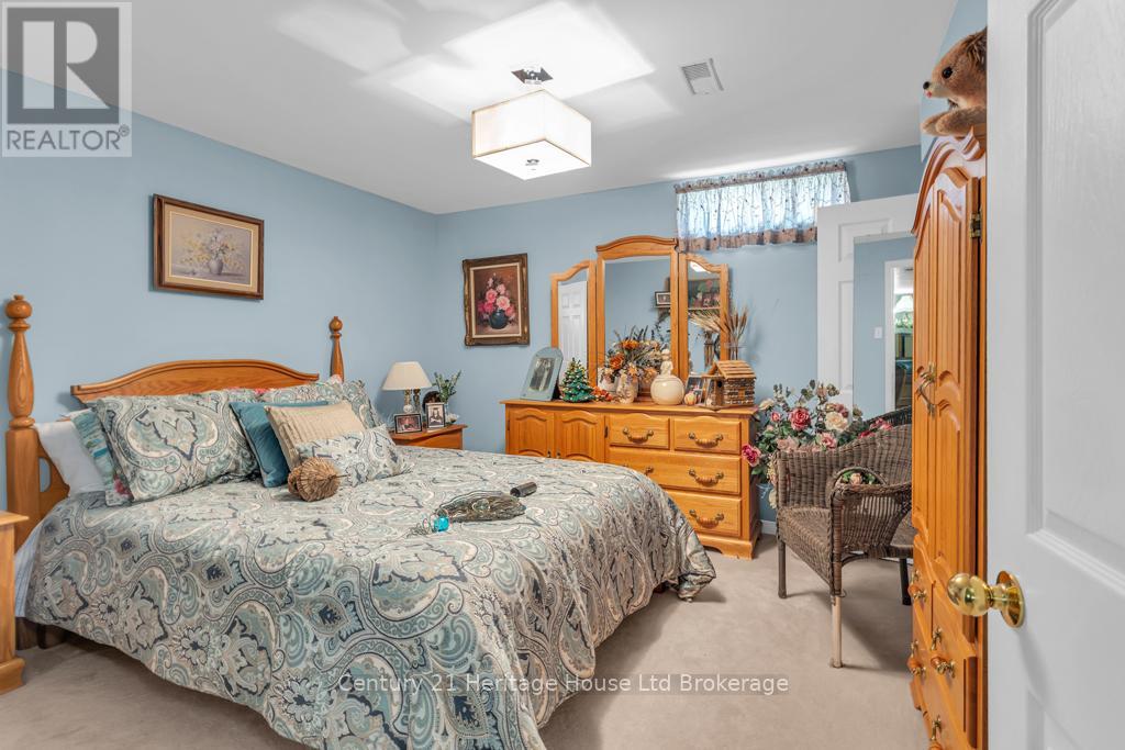 24 Barker Street, Tillsonburg, Ontario  N4G 1E5 - Photo 12 - X12575438