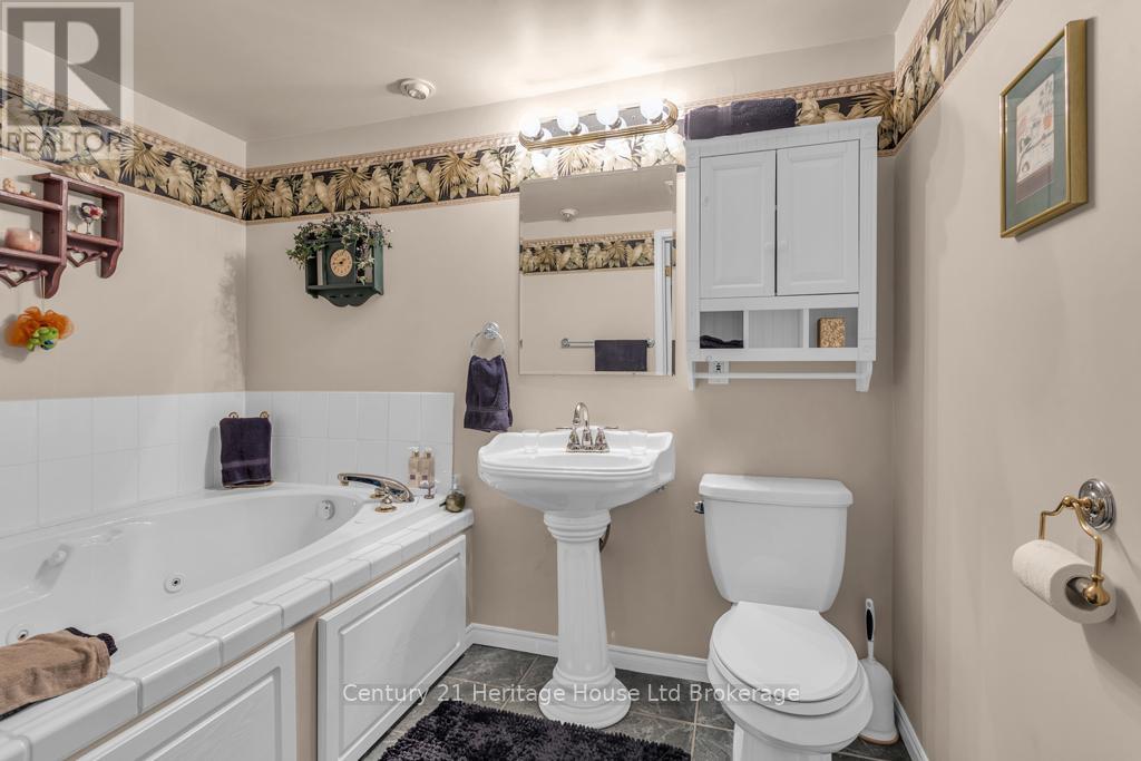 24 Barker Street, Tillsonburg, Ontario  N4G 1E5 - Photo 18 - X12575438