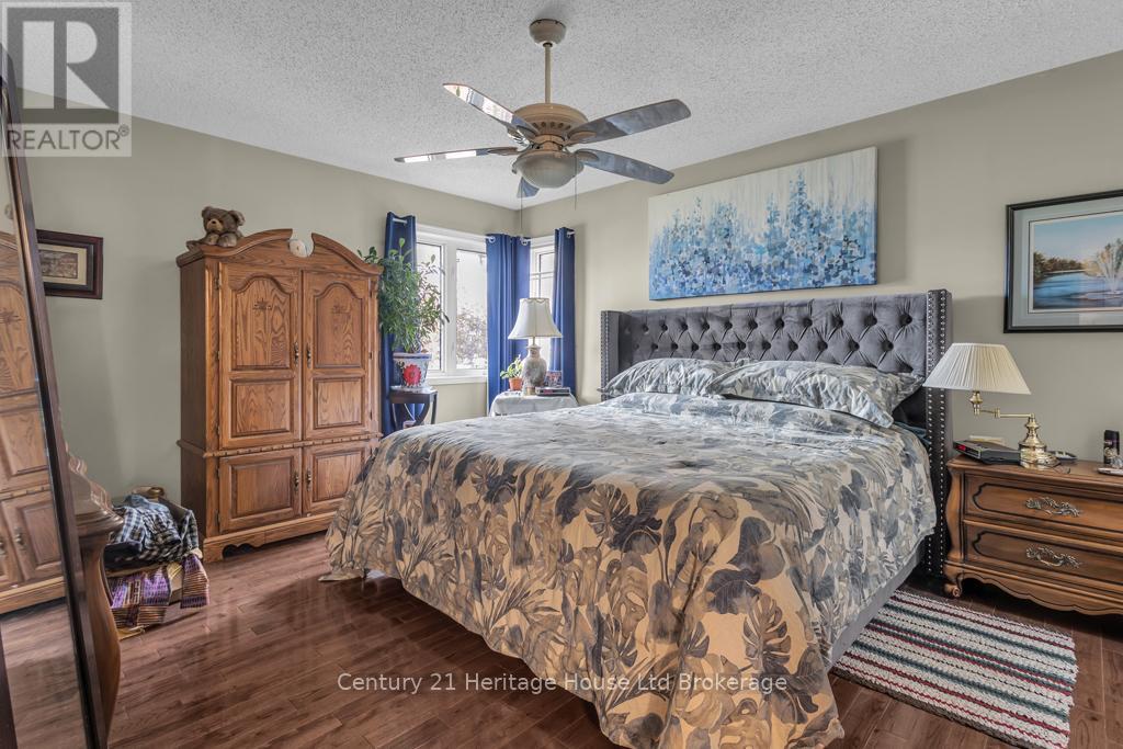 24 Barker Street, Tillsonburg, Ontario  N4G 1E5 - Photo 6 - X12575438