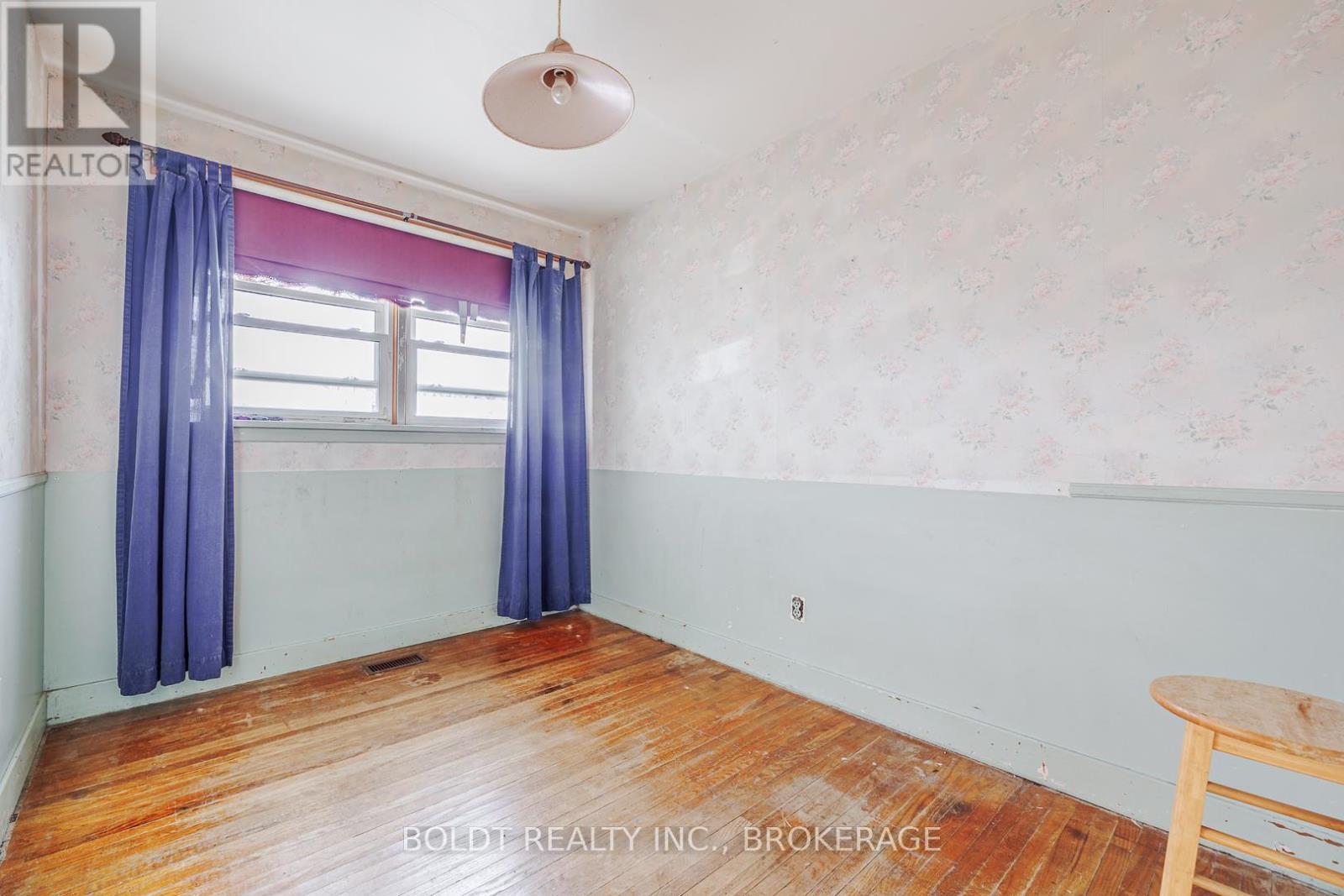 35 Burness Drive, St. Catharines, Ontario  L2P 1J4 - Photo 6 - X12575446