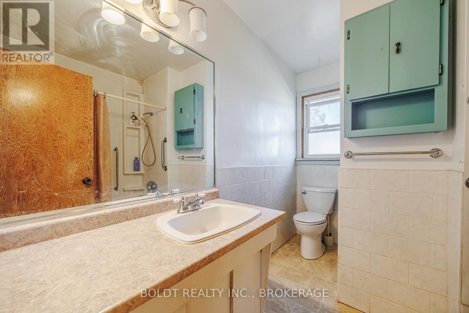 35 Burness Drive, St. Catharines, Ontario  L2P 1J4 - Photo 9 - X12575446