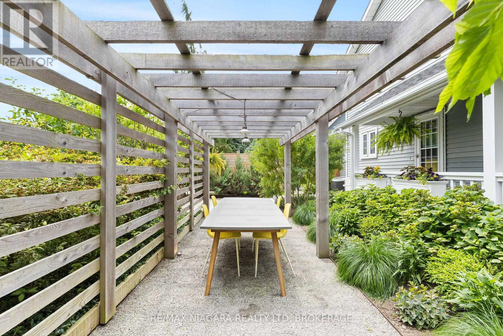 202 Anne Street, Niagara-On-The-Lake (Town), Ontario  L0S 1J0 - Photo 6 - X12575482