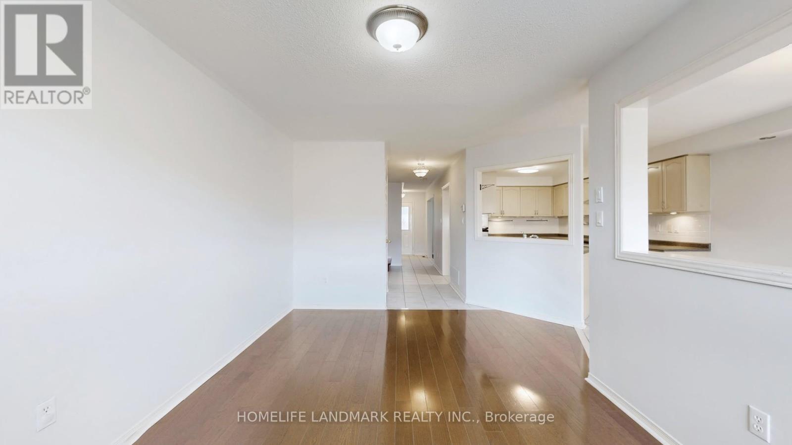 60 Cariglia Trail, Markham, Ontario  L3R 4W8 - Photo 7 - N12575348