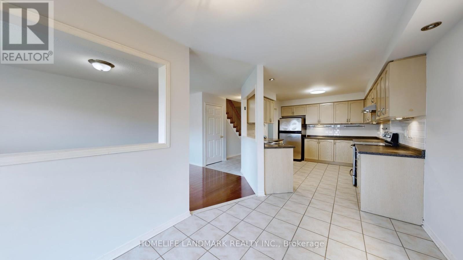 60 Cariglia Trail, Markham, Ontario  L3R 4W8 - Photo 8 - N12575348