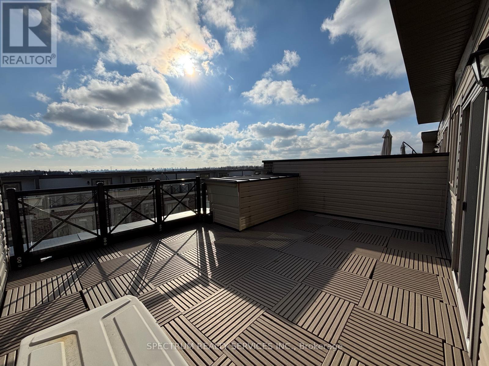 524 - 30 Dunsheath Way, Markham, Ontario  L6B 1N3 - Photo 13 - N12575380