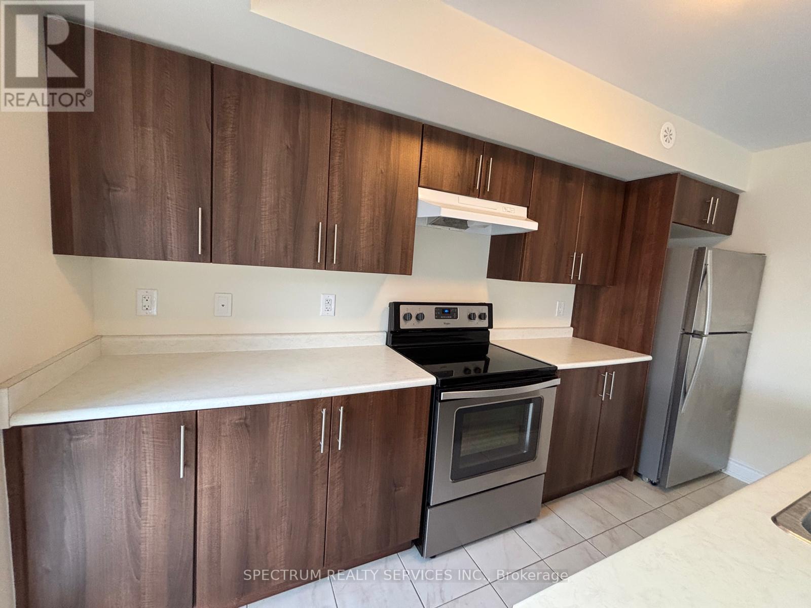 524 - 30 Dunsheath Way, Markham, Ontario  L6B 1N3 - Photo 4 - N12575380