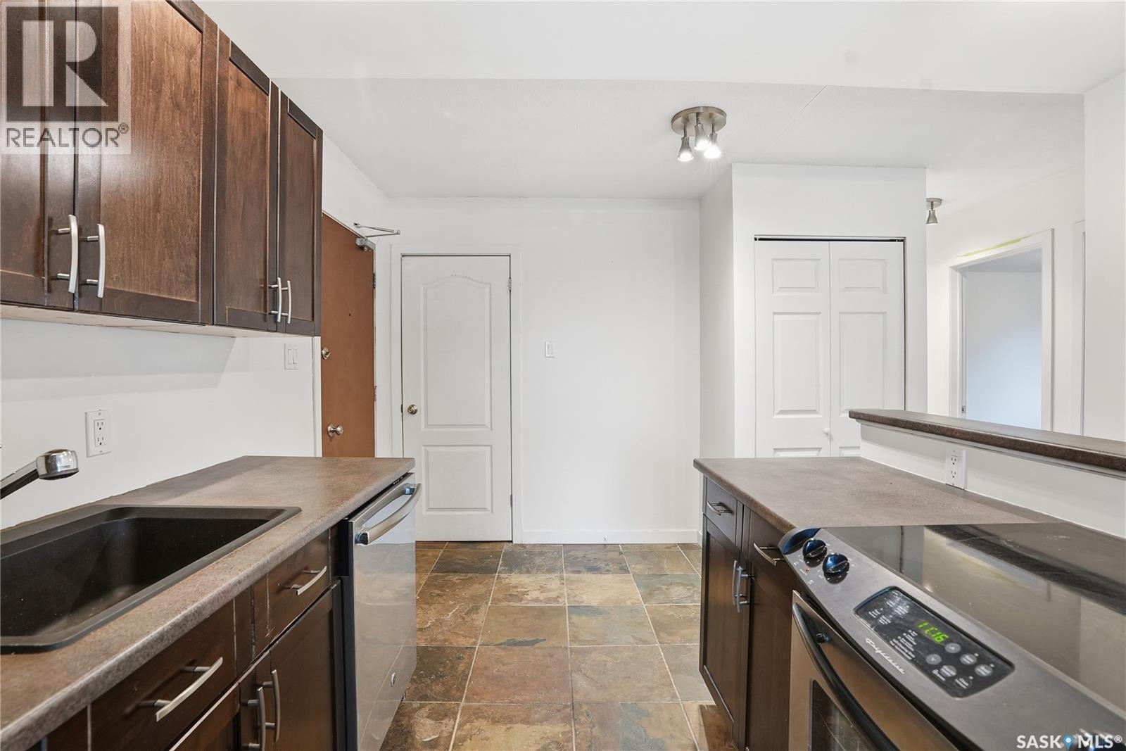 13 833 B Avenue N, Saskatoon, Saskatchewan  S7L 1E5 - Photo 9 - SK021455