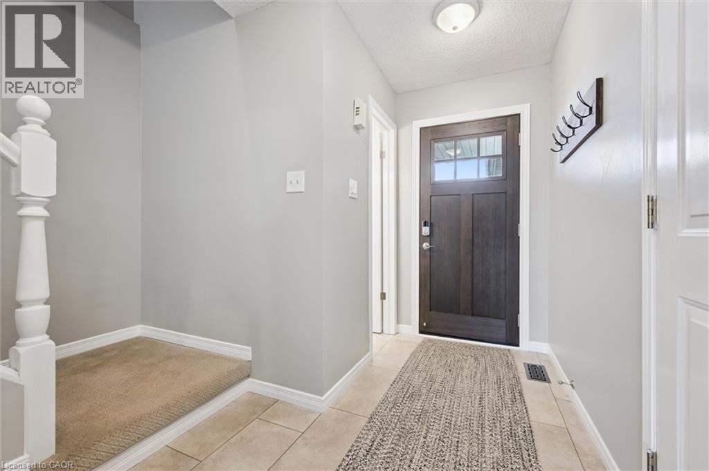 302 Highbrook Crescent, Kitchener, Ontario  N2E 3S6 - Photo 4 - 40790001