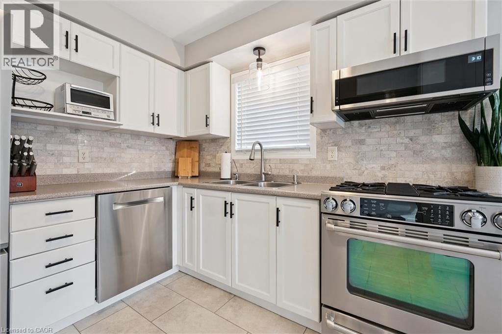 302 Highbrook Crescent, Kitchener, Ontario  N2E 3S6 - Photo 14 - 40790001