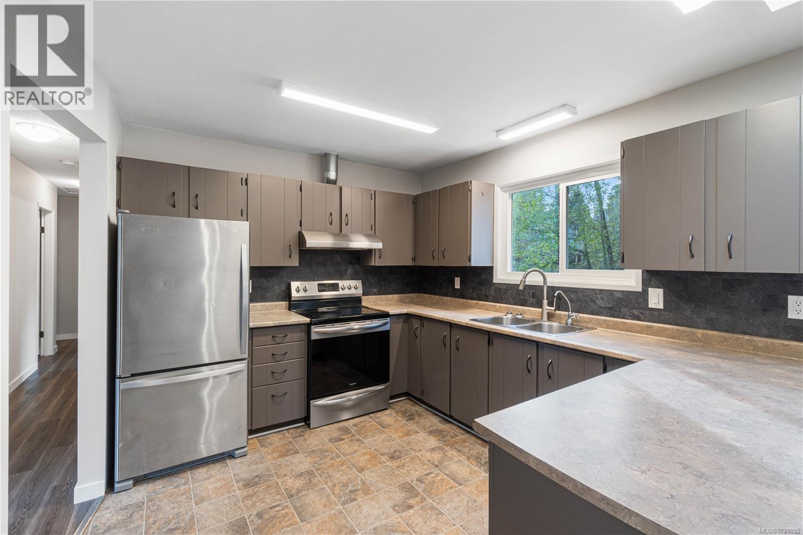 2675 Labieux Rd, Nanaimo, British Columbia  V9T 3N3 - Photo 6 - 1021095