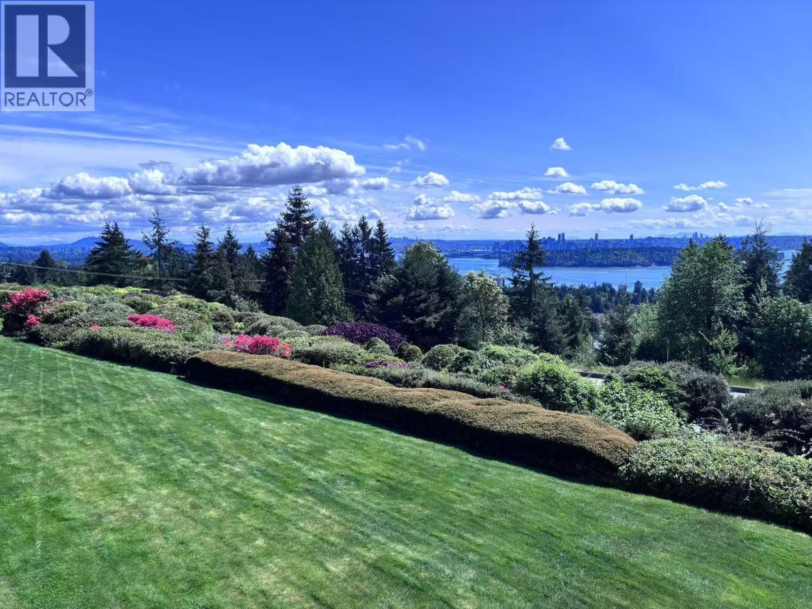 49 2202 Folkestone Way, West Vancouver, British Columbia  V7S 2X7 - Photo 1 - R3045136