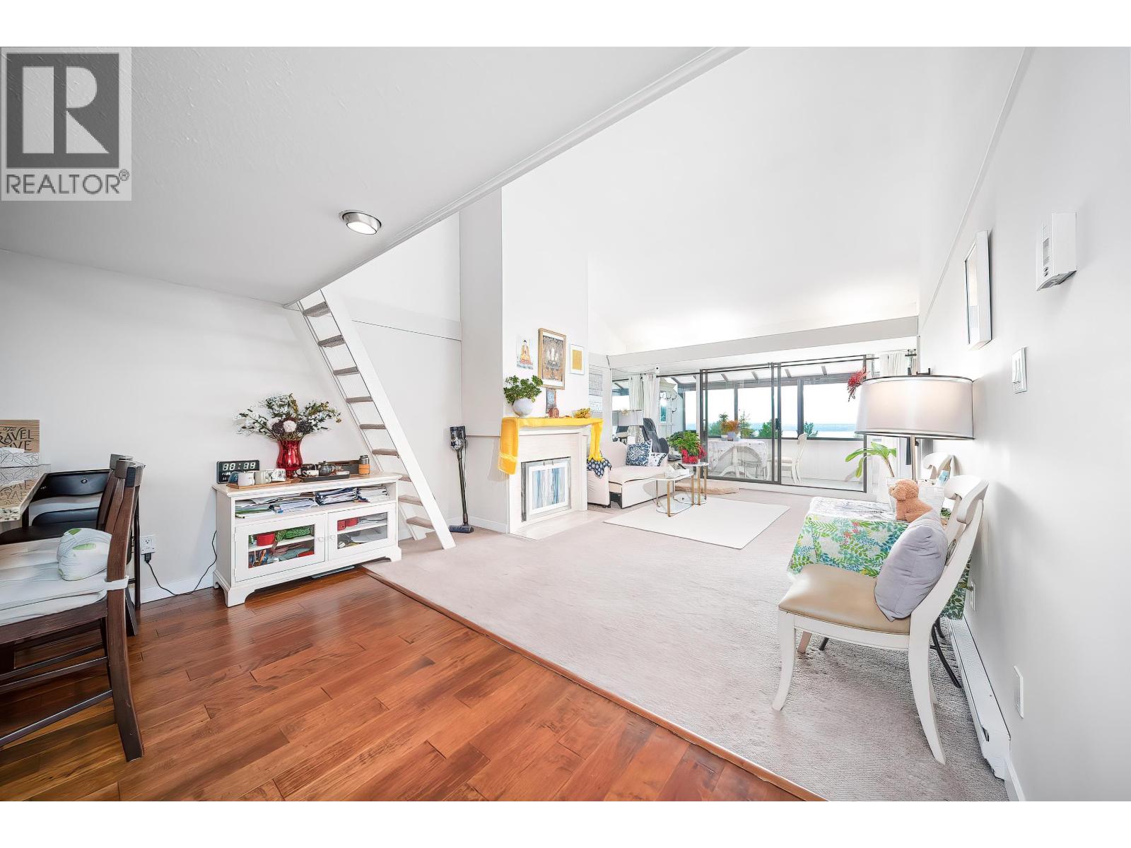 49 2202 Folkestone Way, West Vancouver, British Columbia  V7S 2X7 - Photo 2 - R3045136